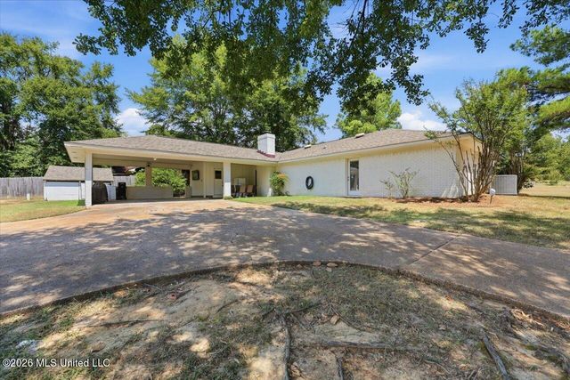 7105 Edgewater Drive, Ridgeland, MS 39157