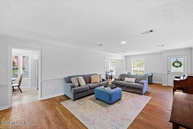 7105 Edgewater Drive, Ridgeland, MS 39157