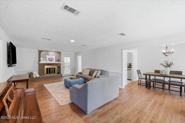 7105 Edgewater Drive, Ridgeland, MS 39157