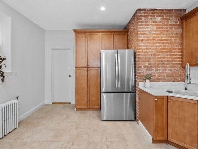 3 Englewood Ave 9, Brookline, MA 02445
