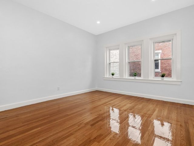 3 Englewood Ave 9, Brookline, MA 02445