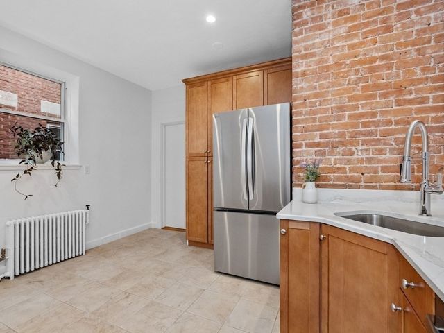 3 Englewood Ave 9, Brookline, MA 02445
