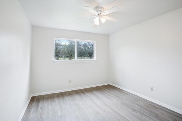 1602 Chestnut Ridge Road, Kingwood, TX 77339