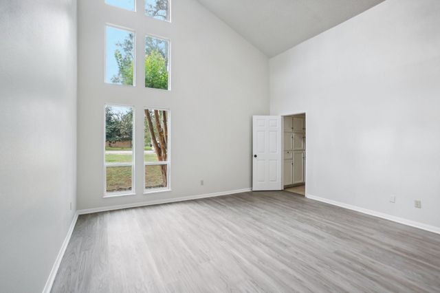 1602 Chestnut Ridge Road, Kingwood, TX 77339