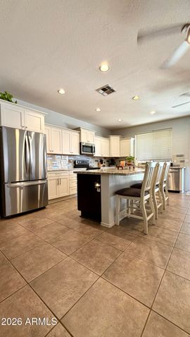 7576 W BETTY ELYSE Lane, Peoria, AZ 85382