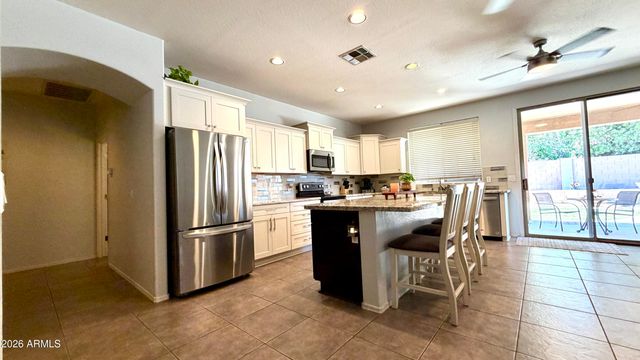 7576 W BETTY ELYSE Lane, Peoria, AZ 85382
