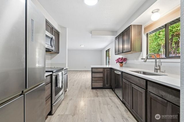 305 N 50th Avenue, Yakima, WA 98908