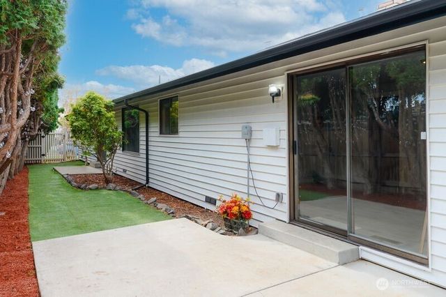 305 N 50th Avenue, Yakima, WA 98908