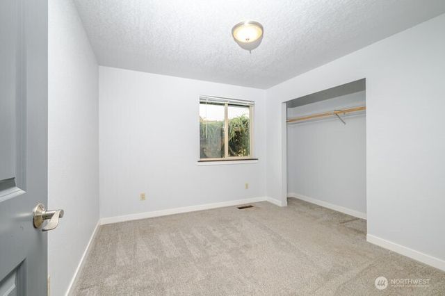 305 N 50th Avenue, Yakima, WA 98908