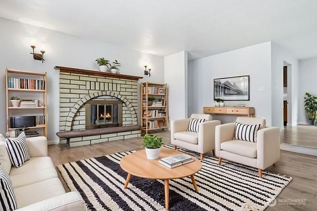 305 N 50th Avenue, Yakima, WA 98908