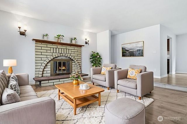 305 N 50th Avenue, Yakima, WA 98908