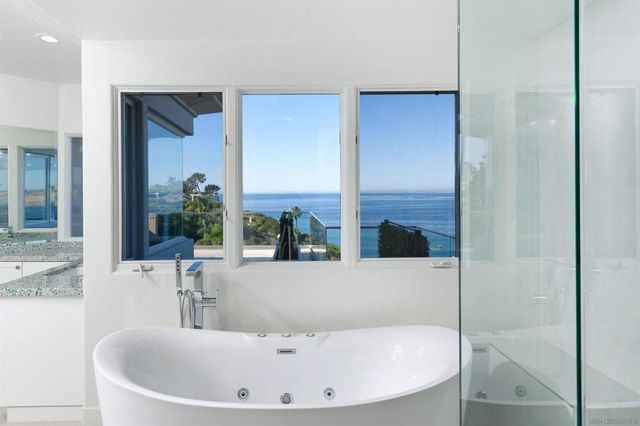 7825 Prospect Pl, La Jolla, CA 92037