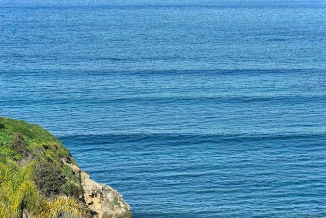 7825 Prospect Pl, La Jolla, CA 92037