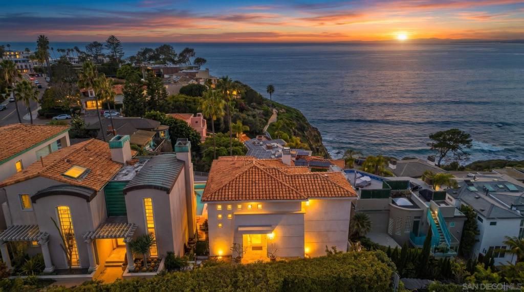 7825 Prospect Pl, La Jolla, CA 92037