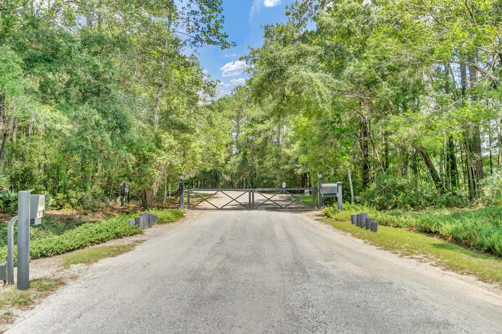5979 Joseph Blake Lane, Wadmalaw Island, SC 29487