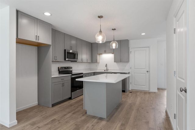 439 Sunset Hollow Drive, O'fallon, MO 63385
