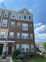 6925 STODDERT LN, Landover, MD 20785