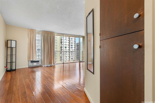750 Amana Street 1207, Honolulu, HI 96814