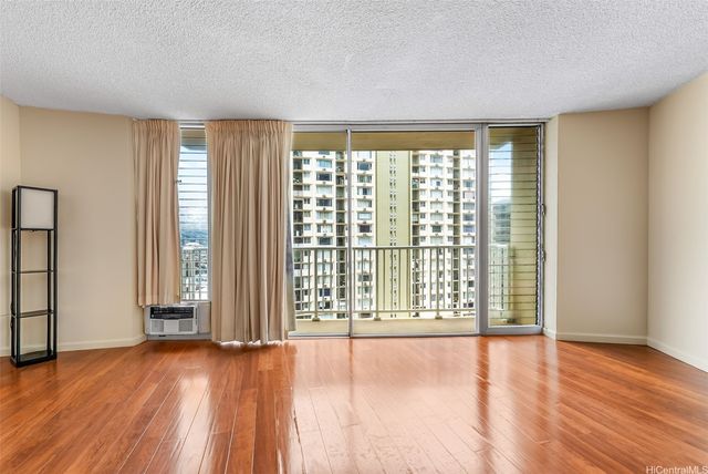 750 Amana Street 1207, Honolulu, HI 96814