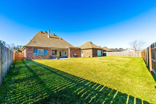 317 Brentwood Dr, Houma, LA 70360