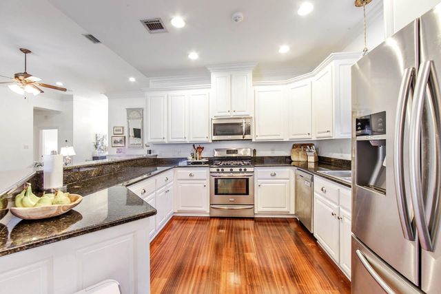 317 Brentwood Dr, Houma, LA 70360