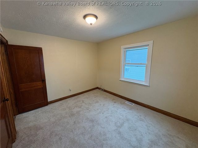 429 Park Avenue, South Charleston, WV 25309