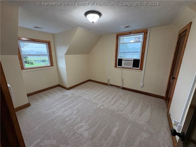 429 Park Avenue, South Charleston, WV 25309