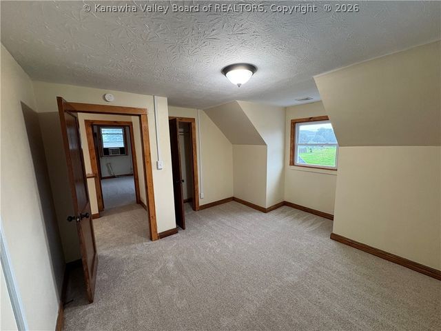 429 Park Avenue, South Charleston, WV 25309