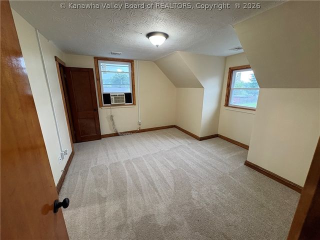 429 Park Avenue, South Charleston, WV 25309