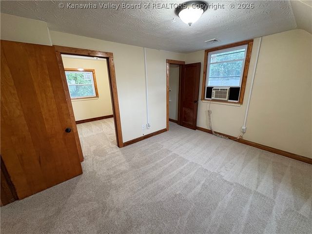 429 Park Avenue, South Charleston, WV 25309
