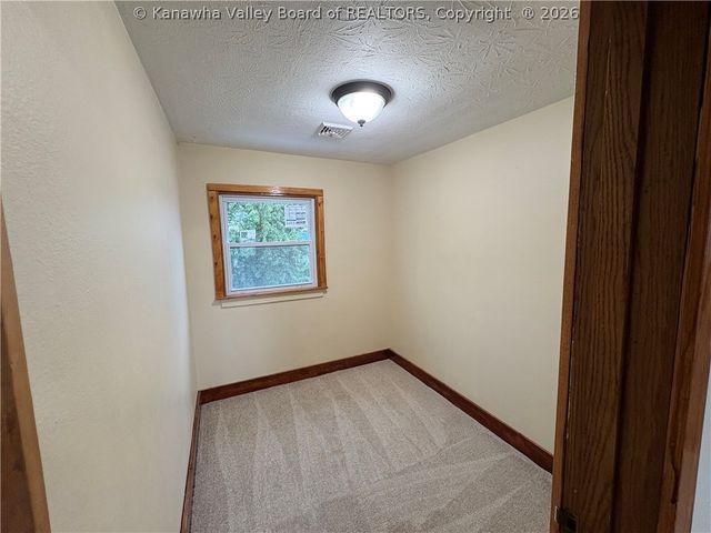 429 Park Avenue, South Charleston, WV 25309