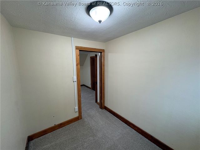 429 Park Avenue, South Charleston, WV 25309