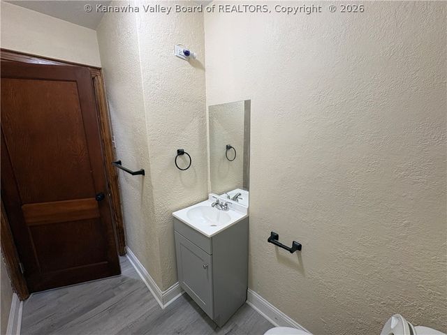 429 Park Avenue, South Charleston, WV 25309