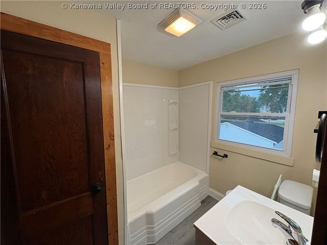 429 Park Avenue, South Charleston, WV 25309