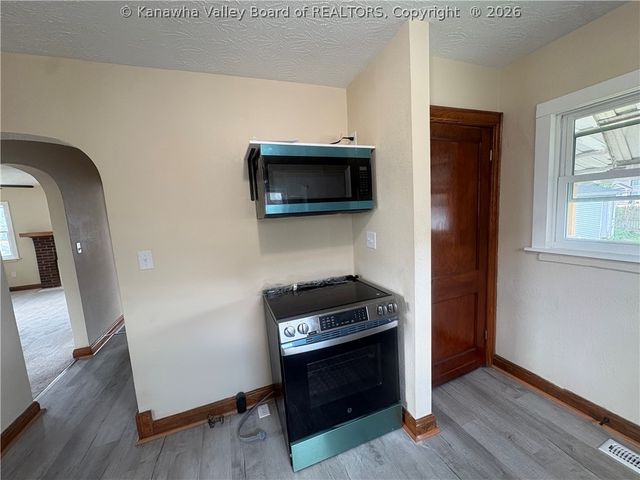 429 Park Avenue, South Charleston, WV 25309