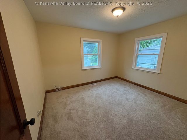 429 Park Avenue, South Charleston, WV 25309