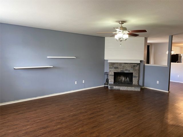 912 Mosaic Drive, Fort Worth, TX 76179