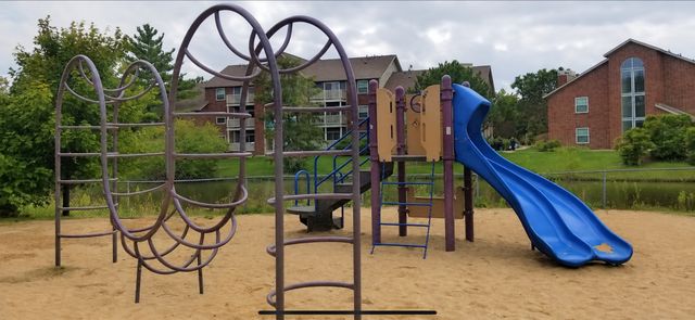 2612 PIRATES COVE 2, Schaumburg, IL 60173