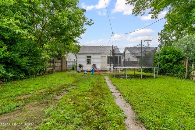 3538 Kahlert Ave, Louisville, KY 40215