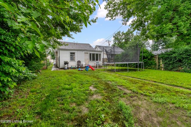 3538 Kahlert Ave, Louisville, KY 40215