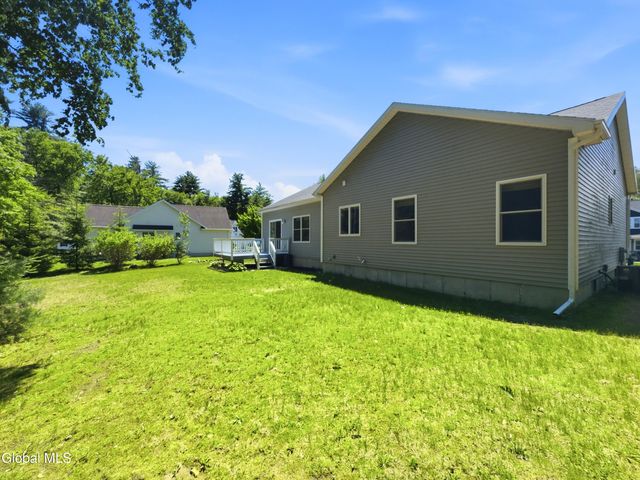 24 Morocco Lane, Colonie, NY 12304