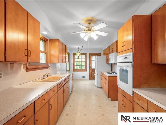 1006 Palamino Road, Omaha, NE 68154