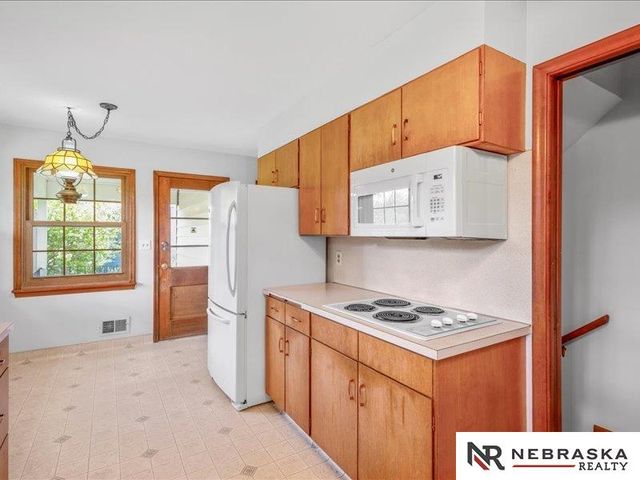 1006 Palamino Road, Omaha, NE 68154