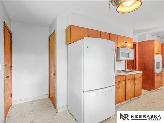 1006 Palamino Road, Omaha, NE 68154