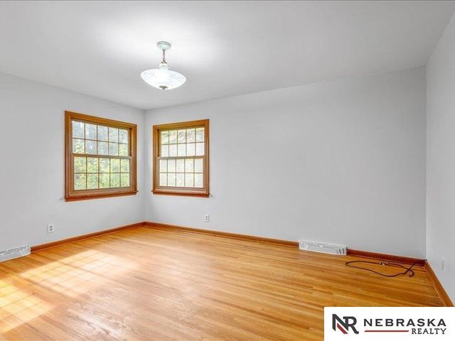 1006 Palamino Road, Omaha, NE 68154