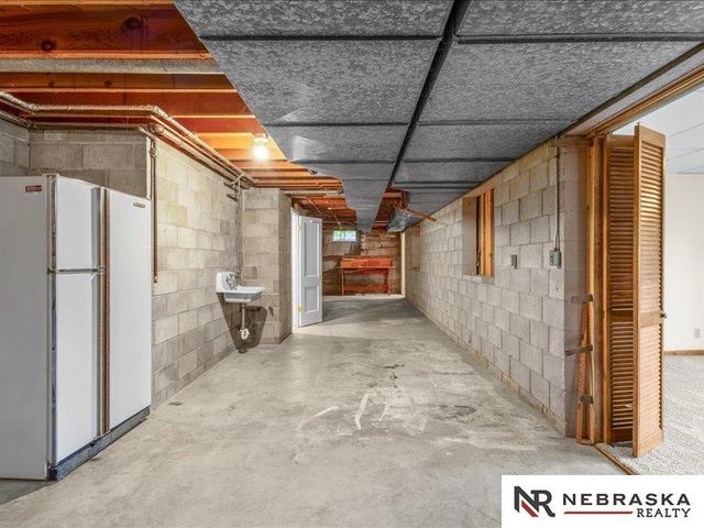 1006 Palamino Road, Omaha, NE 68154