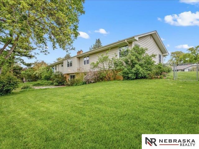 1006 Palamino Road, Omaha, NE 68154