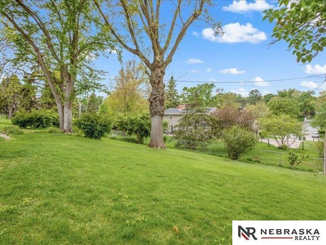 1006 Palamino Road, Omaha, NE 68154