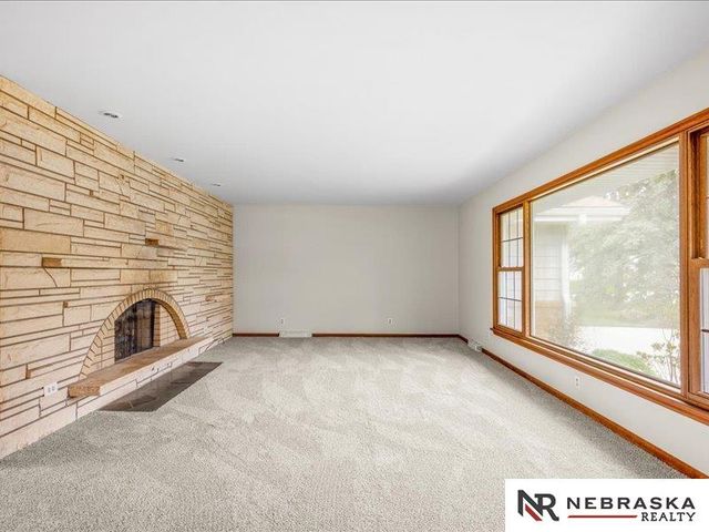 1006 Palamino Road, Omaha, NE 68154