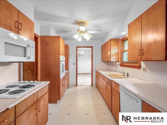 1006 Palamino Road, Omaha, NE 68154